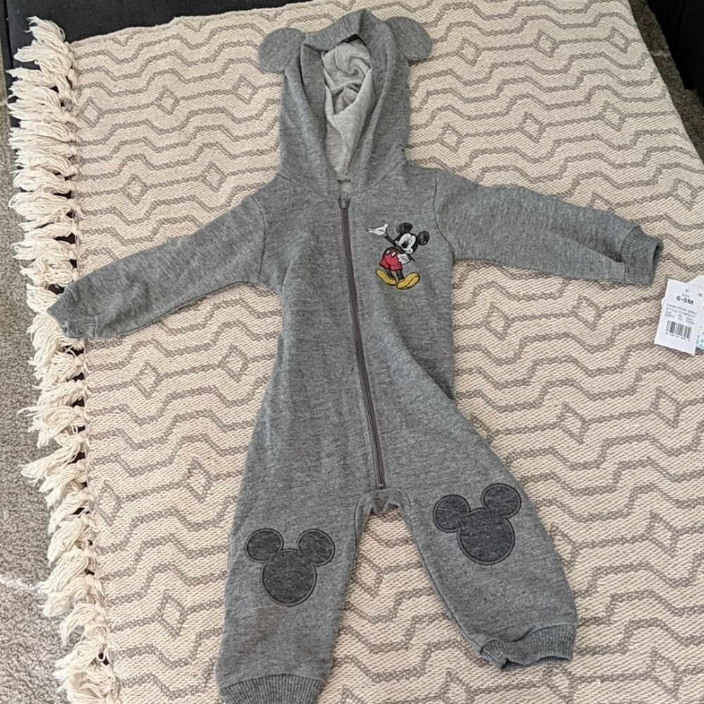Disney outfit nwt